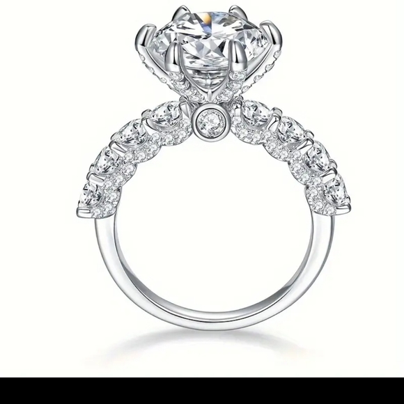Beautiful 3ct Pave' Moissanite Diamond Ring - Picture 2 of 9
